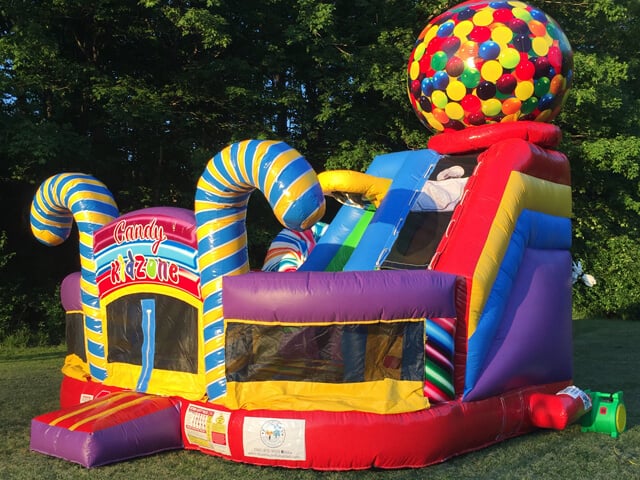 bounce house 
