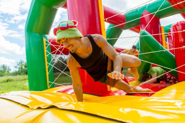 BOUNCE HOUSE 